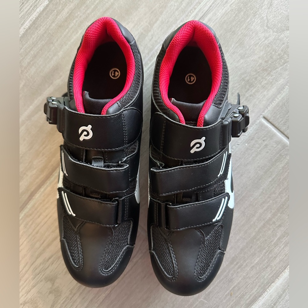 Peloton cycling Bike Shoes - Black and White